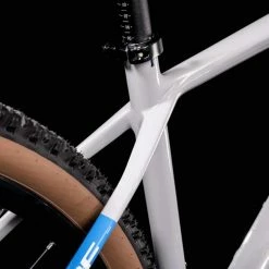 Cube Reaction C:62 Pro Prismagrey N Blue N Red Hardtail Mountainbike Lackschaden -Mountainbikes Verkaufsladen 516110 Cube Reaction C 62 Pro prismagrey n blue n red 2022 Hardtail Mountainbike 2 1280x1280 1