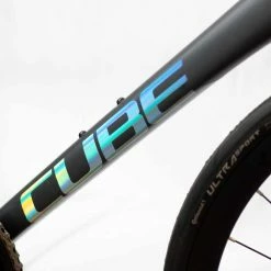 Cube Axial WS Race Metalblack N Rainbow Aluminium Rennrad Damen -Mountainbikes Verkaufsladen 629300 Cube Axial WS Race metalblack n rainbow 2023 06 1280x1280