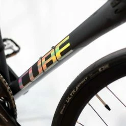 Cube Axial WS Race Metalblack N Rainbow Aluminium Rennrad Damen -Mountainbikes Verkaufsladen 629300 Cube Axial WS Race metalblack n rainbow 2023 07 1280x1280