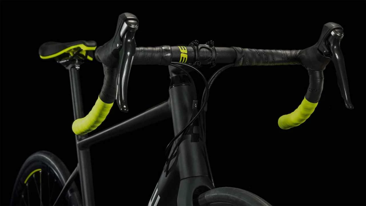 Cube Attain Race Black N White Aluminium Rennrad Herren 6 Cube Attain Race Black N White Aluminium Rennrad Herren – Bild 4