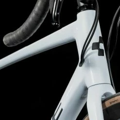 Cube Attain GTC Race Flashwhite N Black Carbon Rennrad Herren -Mountainbikes Verkaufsladen 677200 Cube Attain GTC Race flashwhite n black 2023 5 1280x1280